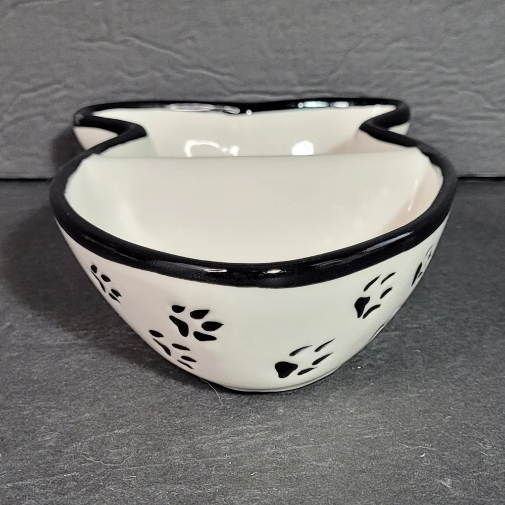 Sassy Cat Divided Pet Dish Fish Shaped NWOT